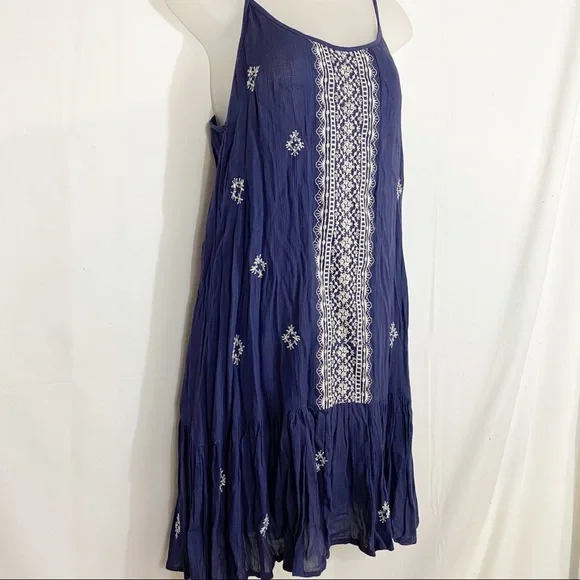 Pure by Exist | Boutique Dress with Embroidered Accent - Picture 2 of 7